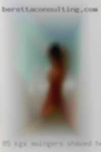 85 kgs swingers shaved head blu eyes...