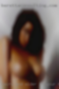 Hairy and older I'm your friend women !