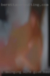 I swinging wife give massage as foreplay in Zaleski.