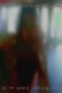 I'm 44 years looking old straight man.