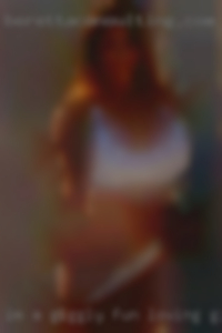 I'm a giggly fun loving girl artistic type in Grenada.