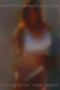 Loking after nude myself at the gym.